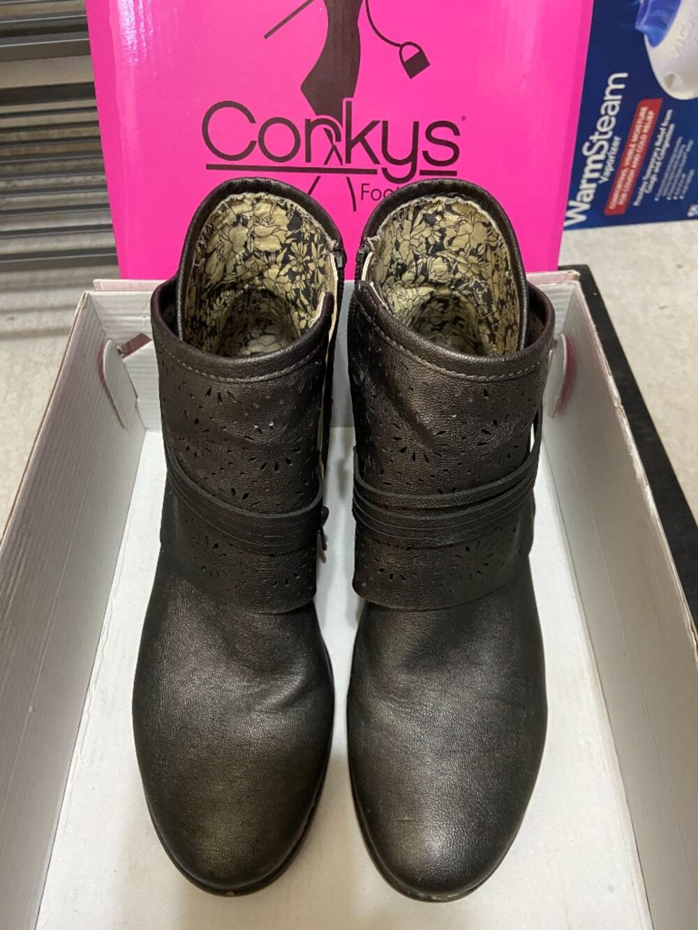CORKY'S "Tootsie" Ladies Size 7 Pewter Colored Boot